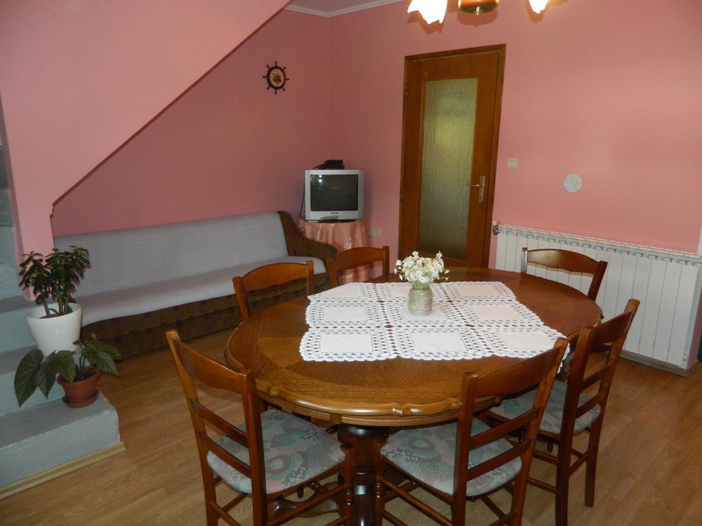 Vacation Home Kuca Za Odmor Krasno Polje Rom bilde